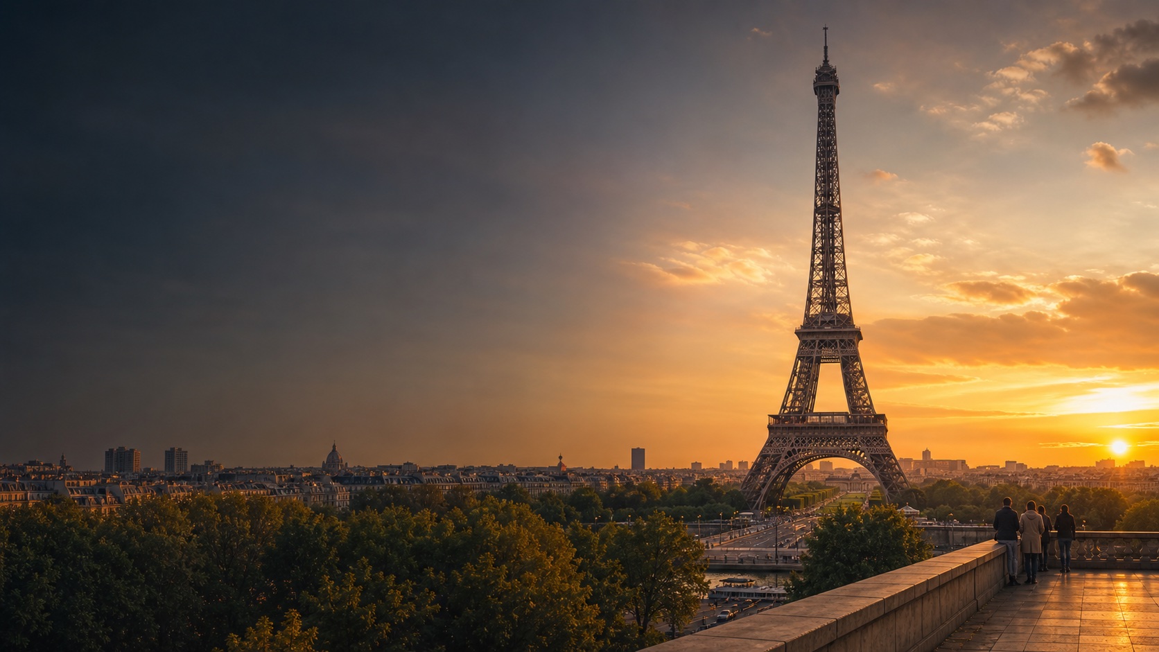 Torre Eiffel al atardecer en París